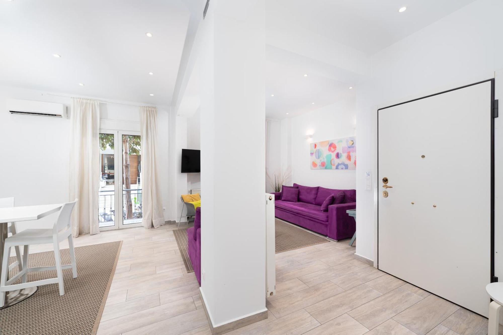 Spacious Modern Apartment In Athens Near Metro Екстериор снимка