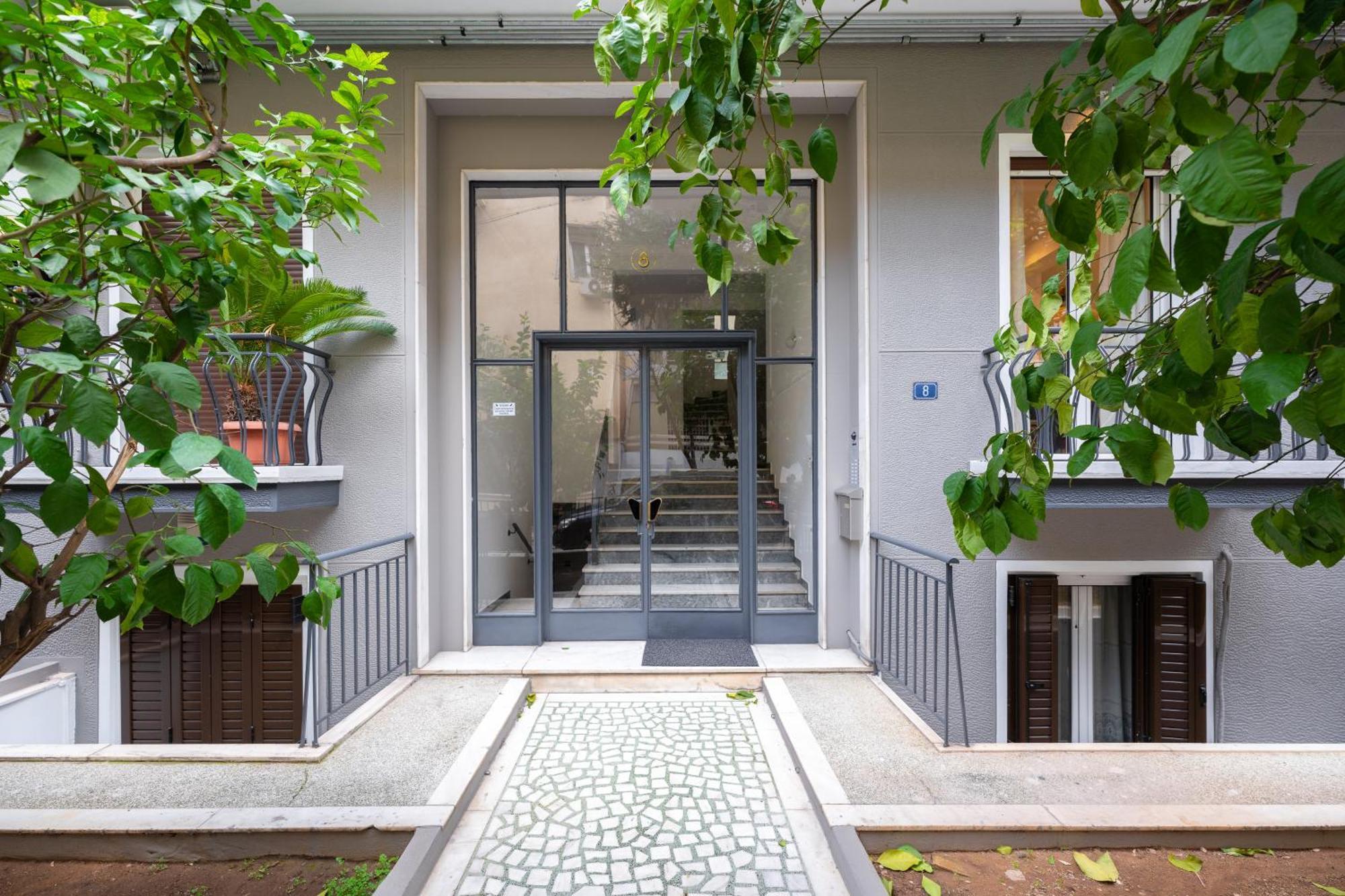 Spacious Modern Apartment In Athens Near Metro Екстериор снимка