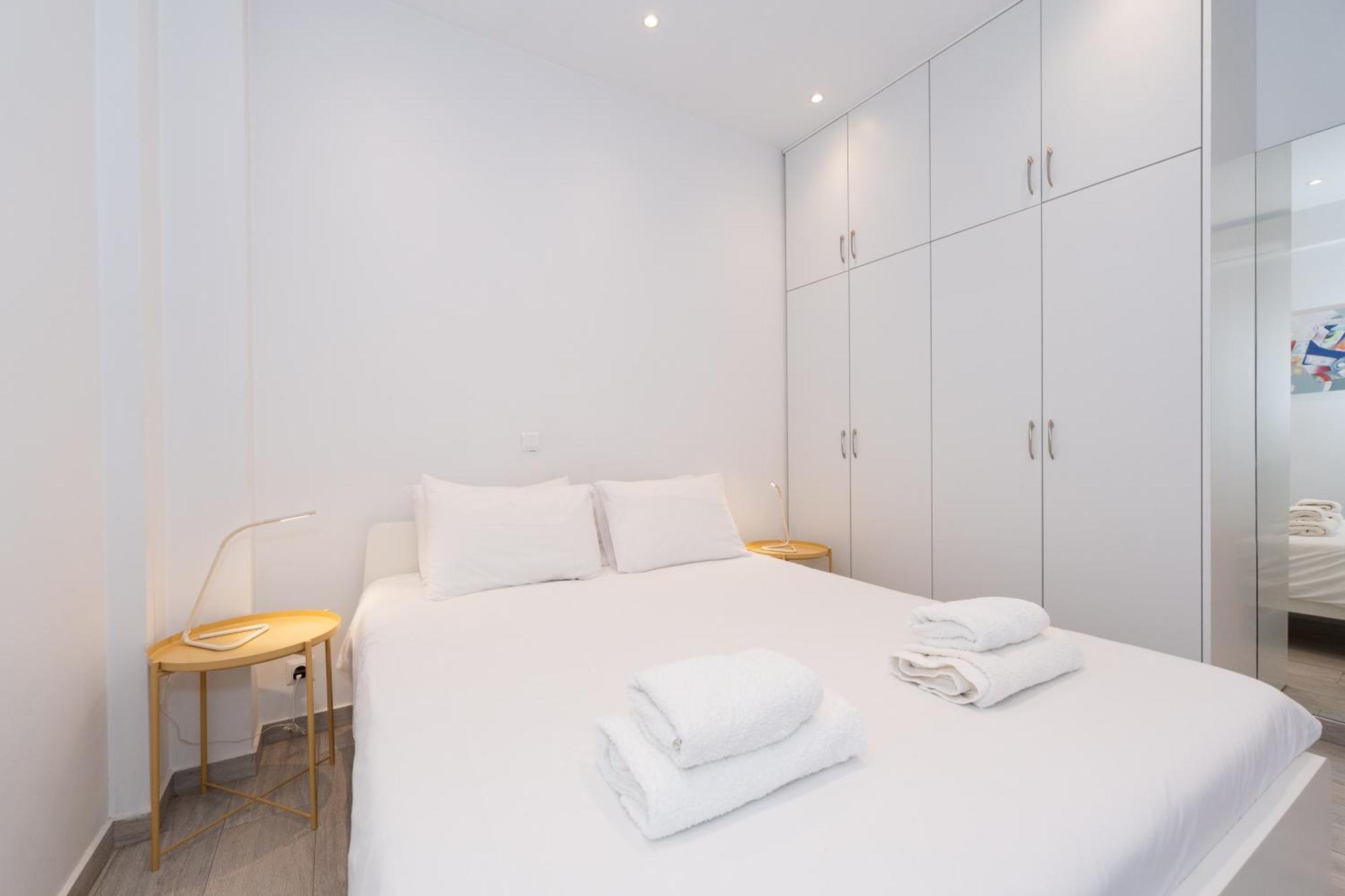 Spacious Modern Apartment In Athens Near Metro Екстериор снимка